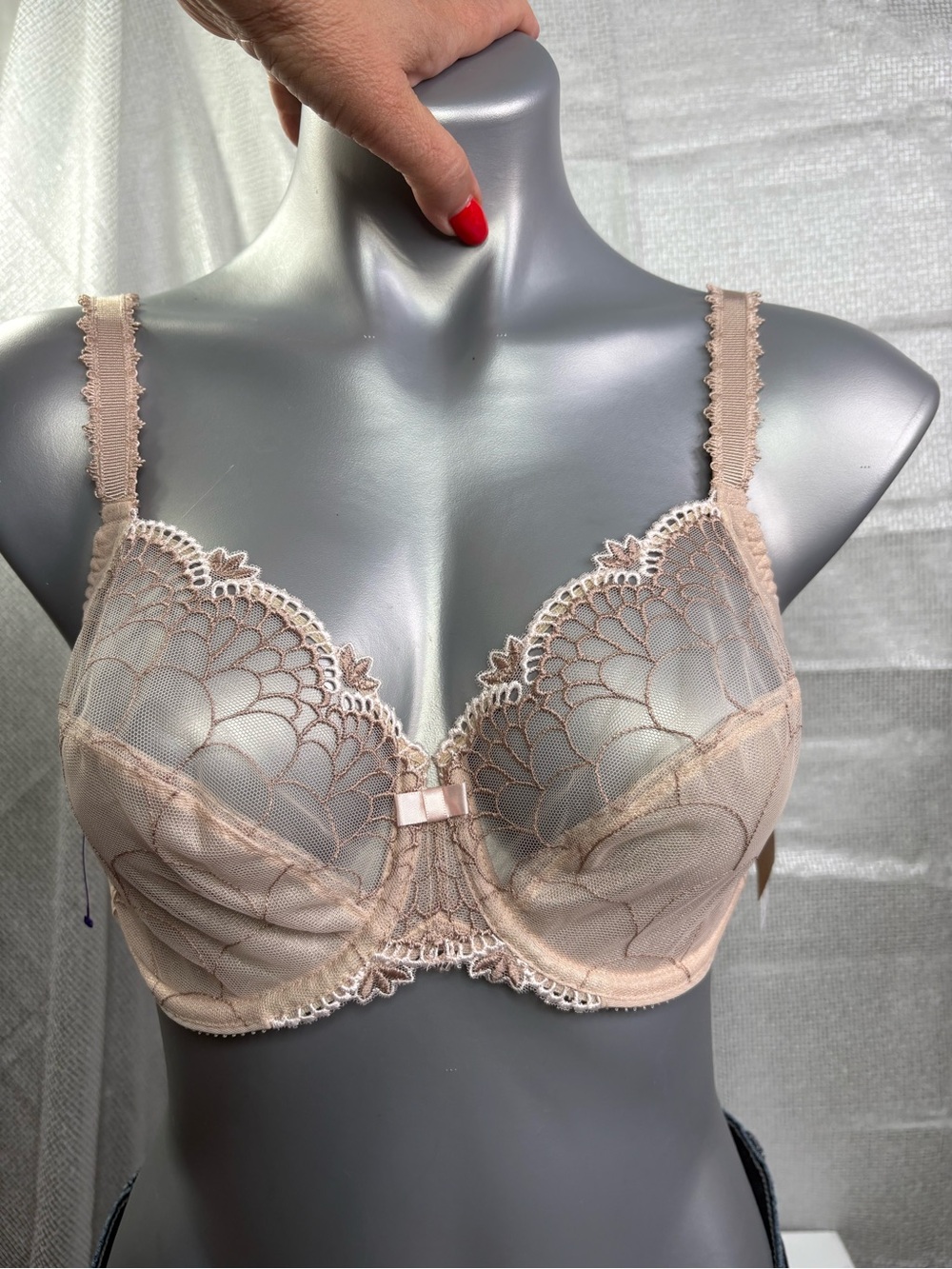 Chantelle 3851 Delicate Lace Underwire Bra - Blush Pink NWT